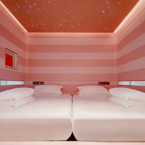 Family Twin Bed Suite