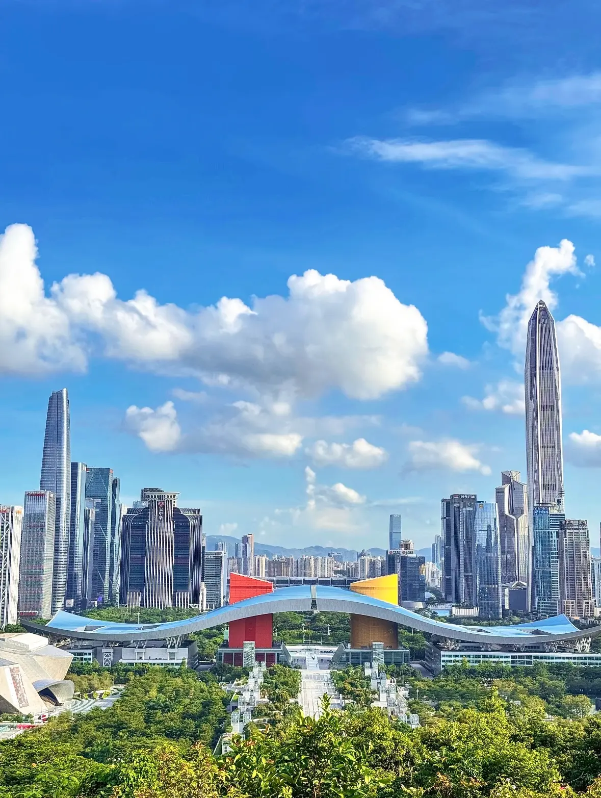 Urban Oases and Park Exploration in Shenzhen’s Lianhua Subdistrict: The Complete Green Traveler’s Guide